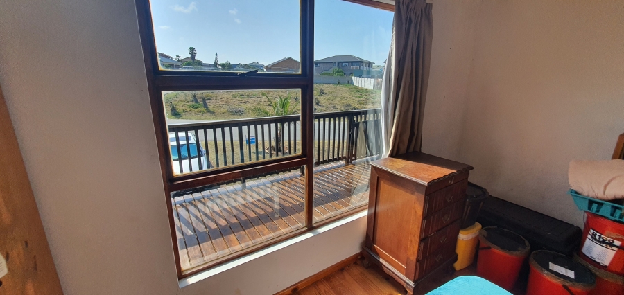 3 Bedroom Property for Sale in Boggomsbaai Western Cape